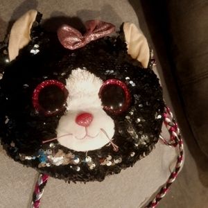 Cat pruse